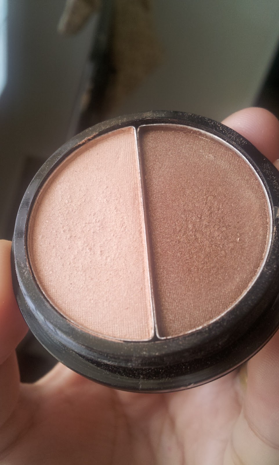 Drugstore Lover Review Elf Eyeshadow Duo in Black Liconce and Butter